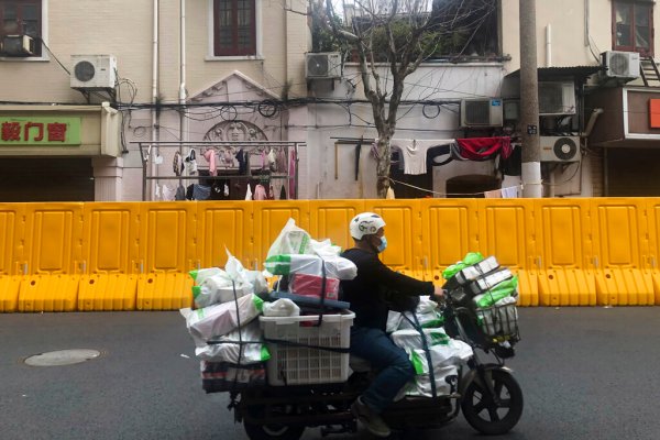 Shanghai residents facing food shortages amid COVID-19 lockdown
