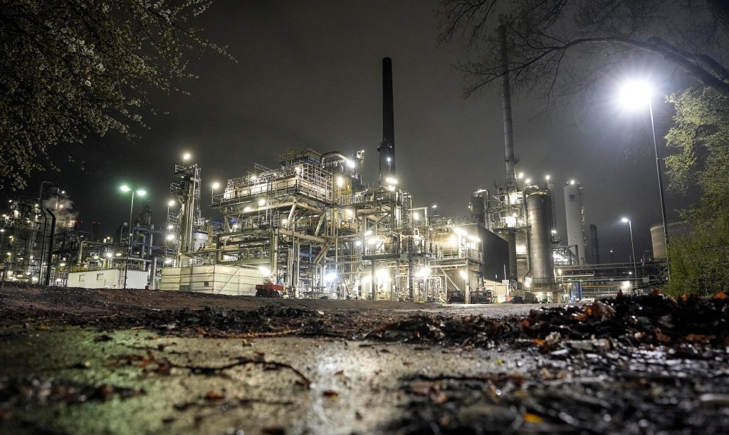 EU agrees to ban Russian coal in new sanctions package