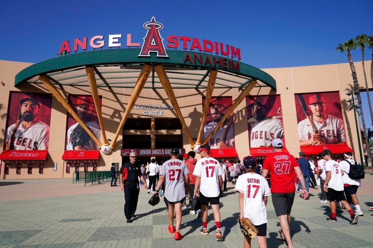 Anaheim mayor resigns amid corruption investigation into Angel Stadium sale