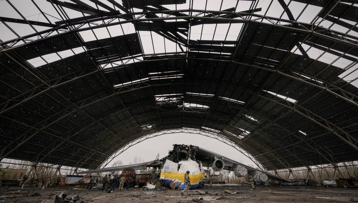 World's largest plane, destroyed early in Russia's invasion of Ukraine ...