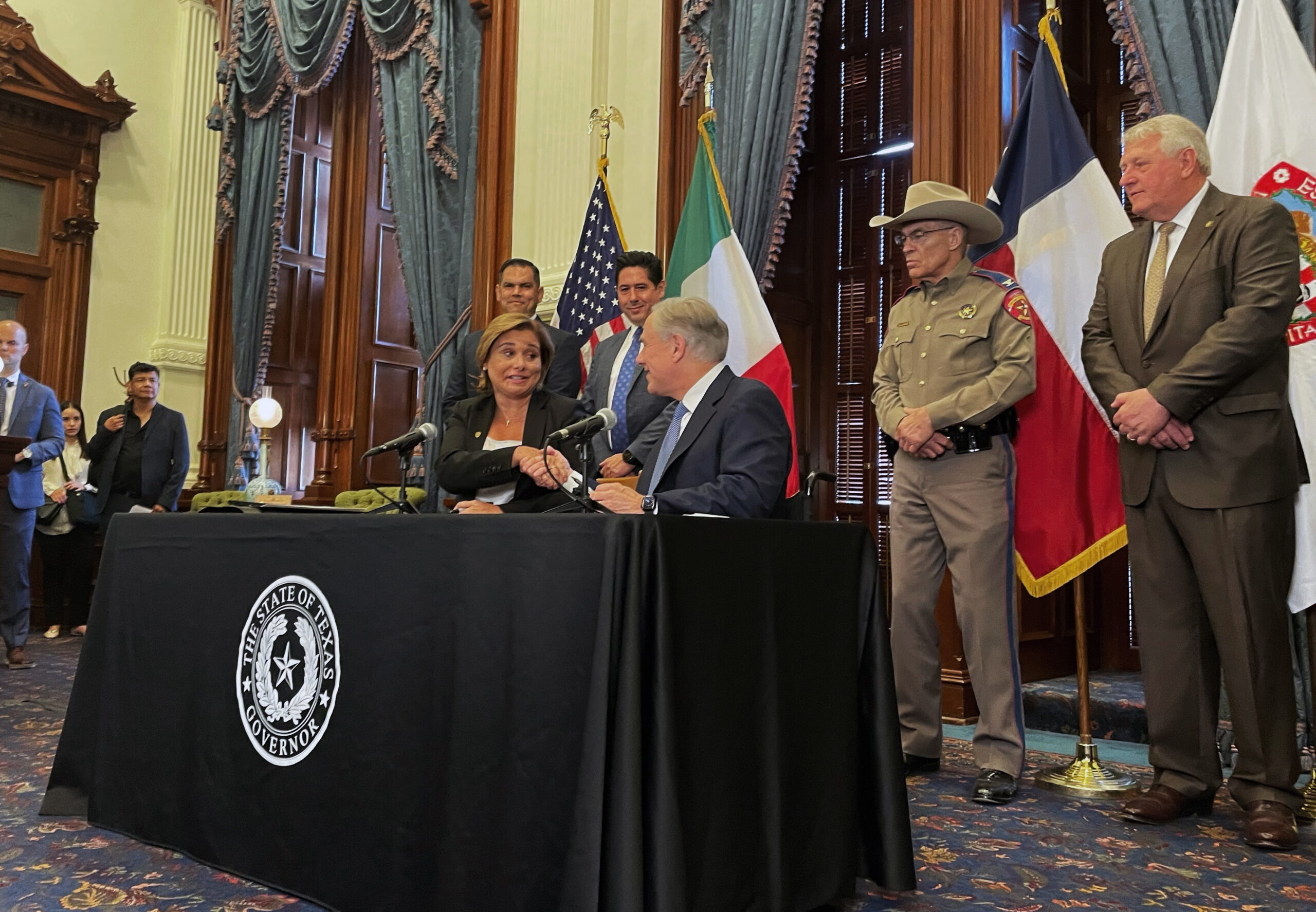 Texas approves $495 million transfer to border security operation