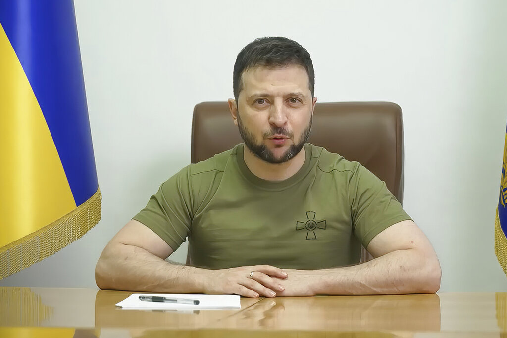 Zelensky vows not to give up territory to end war