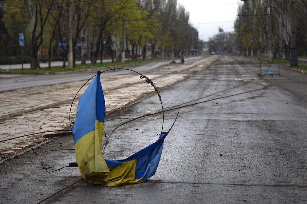 Moscow launches offensive in eastern Ukraine as residents scramble to evacuate