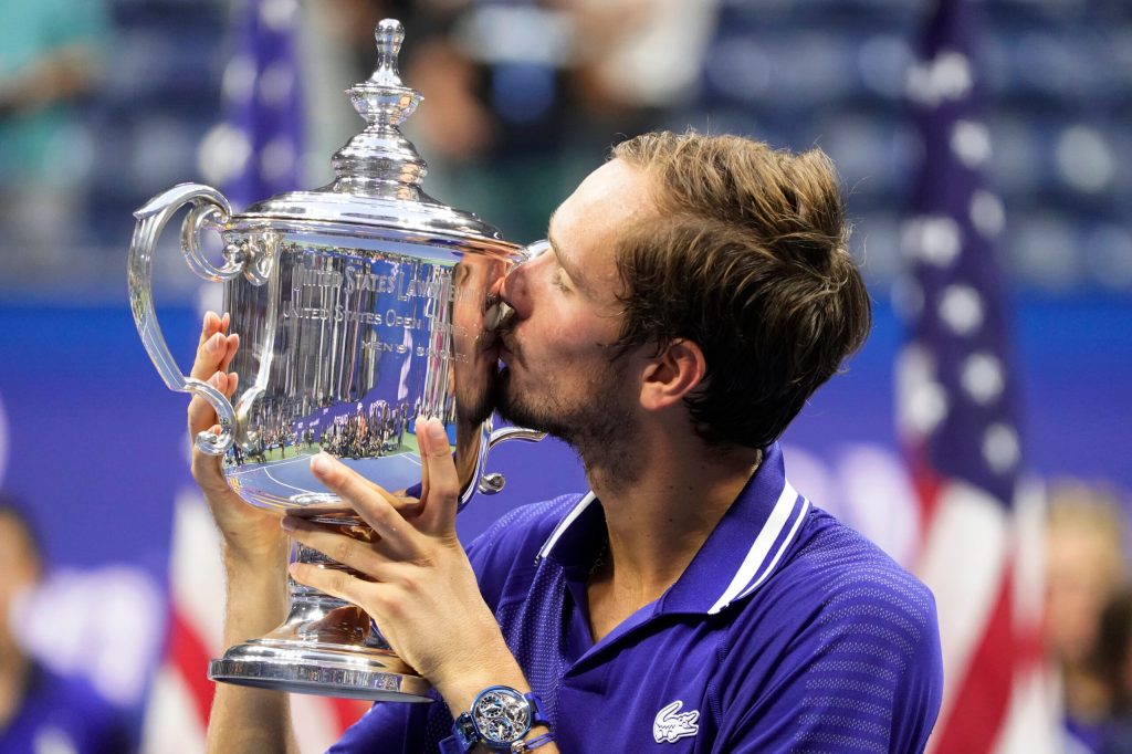 No love: Wimbledon bans Russians and Belarusians from tournament