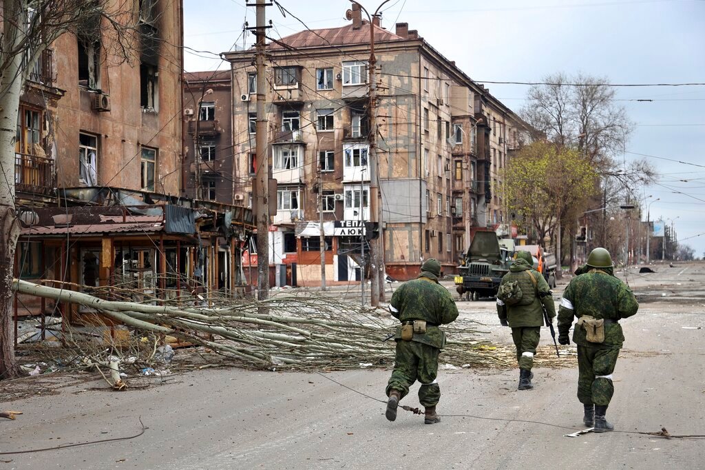 Ukraine loses several towns in the east to Russian forces