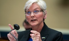 Energy Department finalizes efficiency standards for washers and dryers