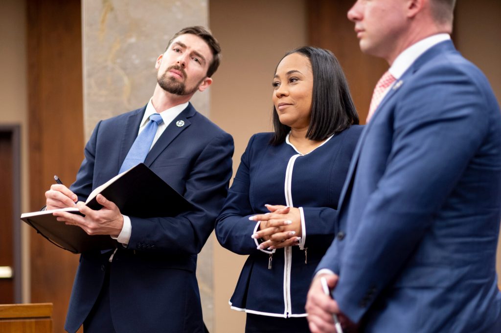 Fulton County district attorney sends ‘target’ letters in Trump election inquiry: Report