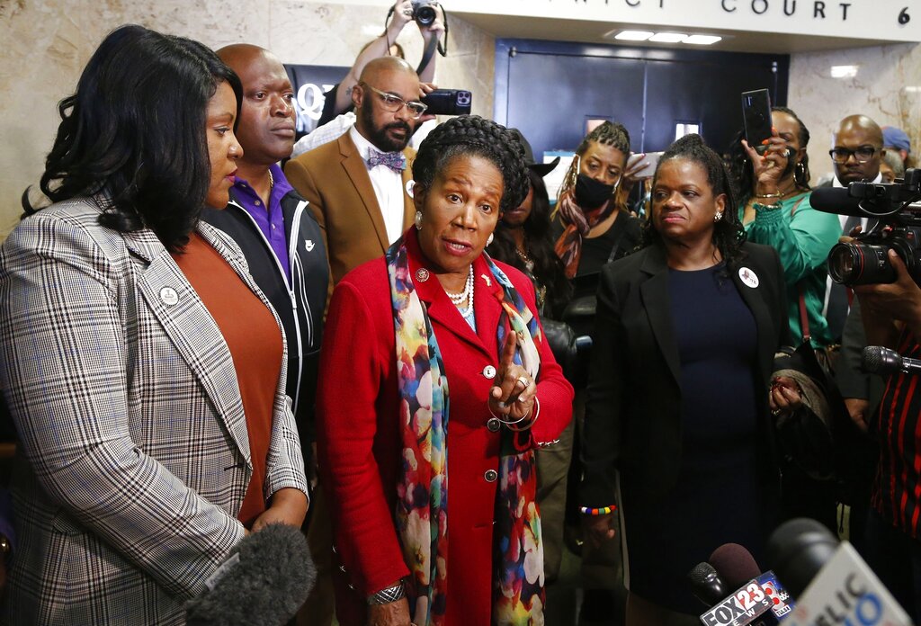 Tulsa massacre lawsuit seeking reparations can proceed, judge rules