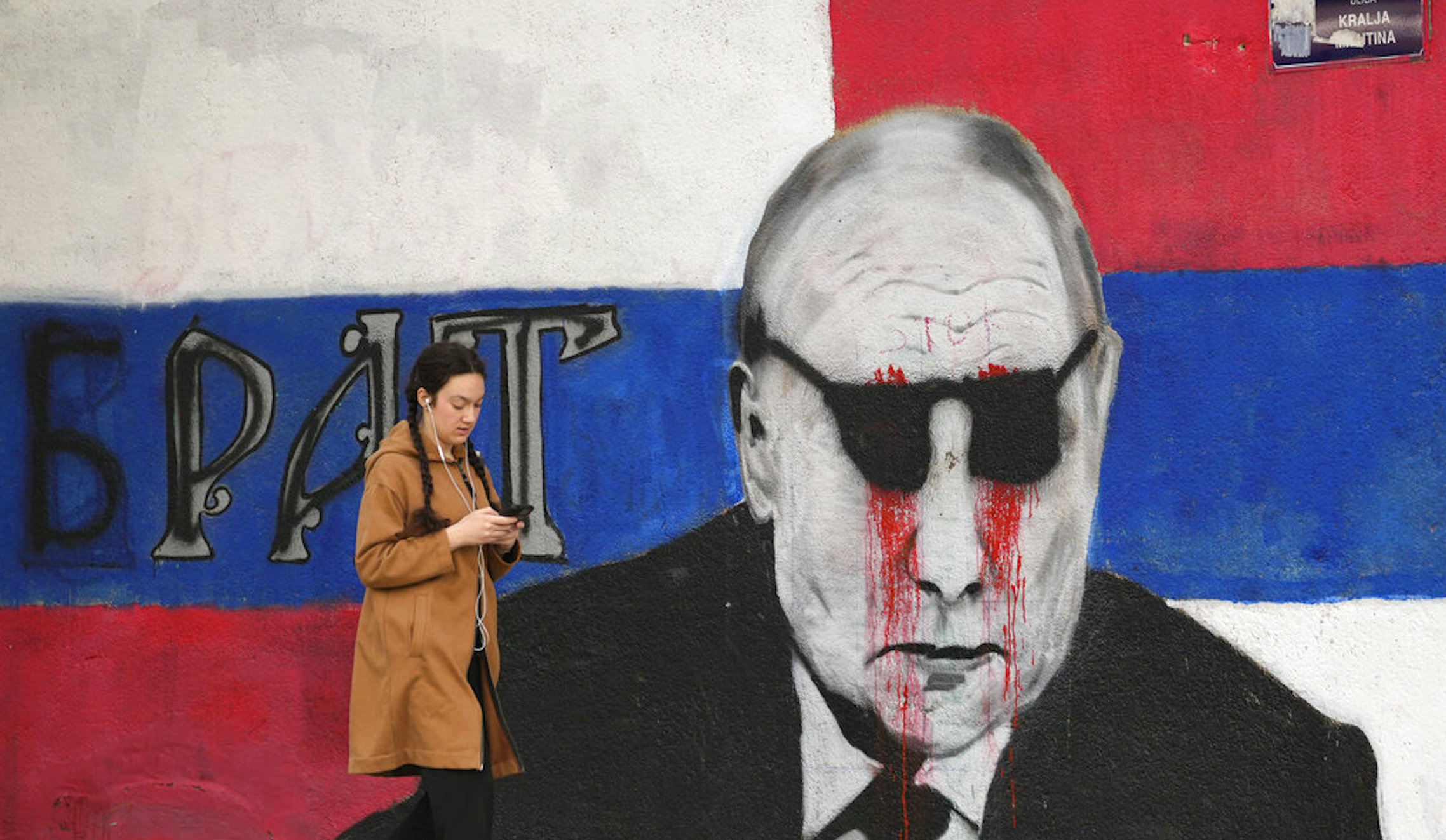 Russia’s senior commanders are headed to the front lines in Ukraine: UK