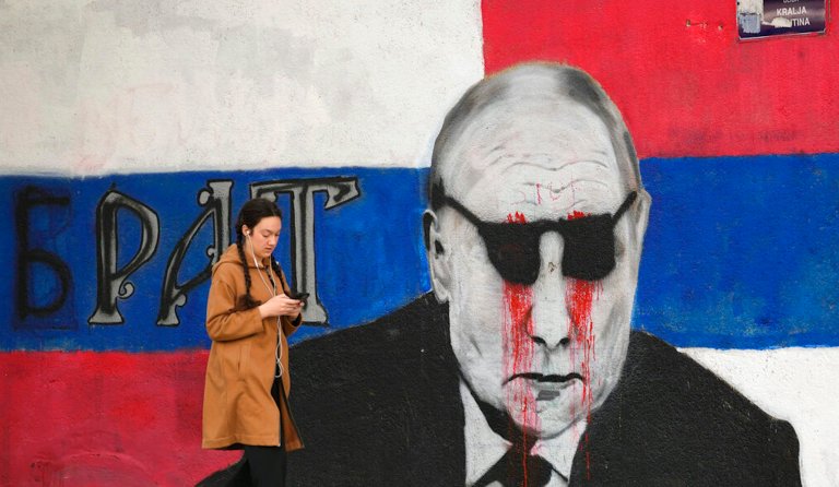 Russia’s senior commanders are headed to the front lines in Ukraine: UK