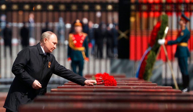 Putin avoids Ukraine escalation in Victory Day speech experts see as fearful