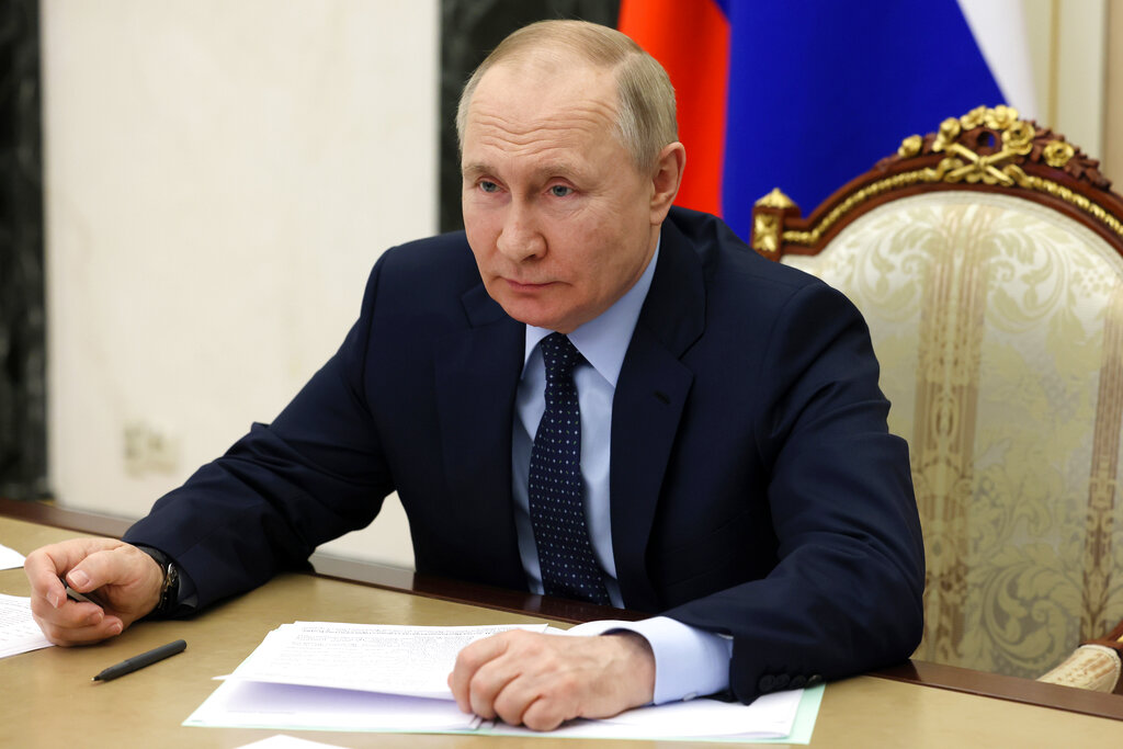 Four Russian governors resign amid new sanctions: Report