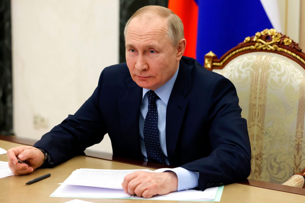Four Russian governors resign amid new sanctions: Report