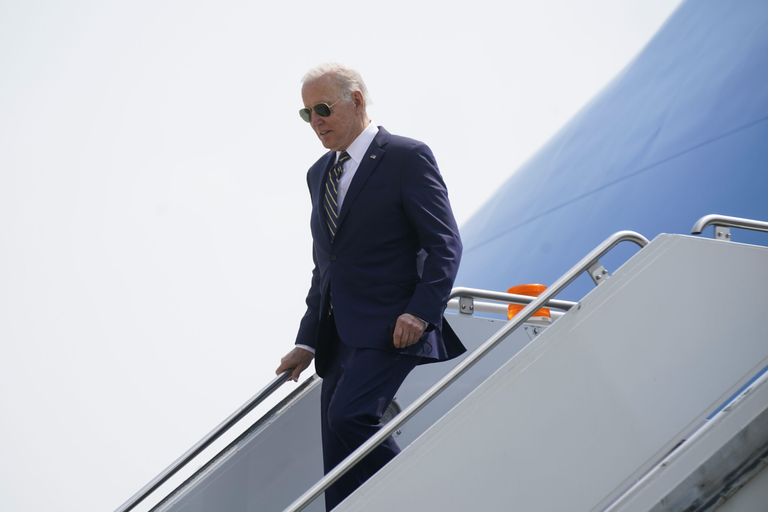 Did Putin wait until Biden became president to invade Ukraine?