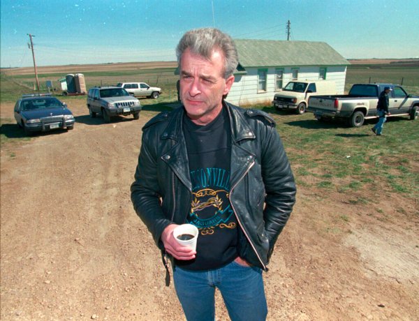 Randy Weaver from Ruby Ridge standoff dies at 74