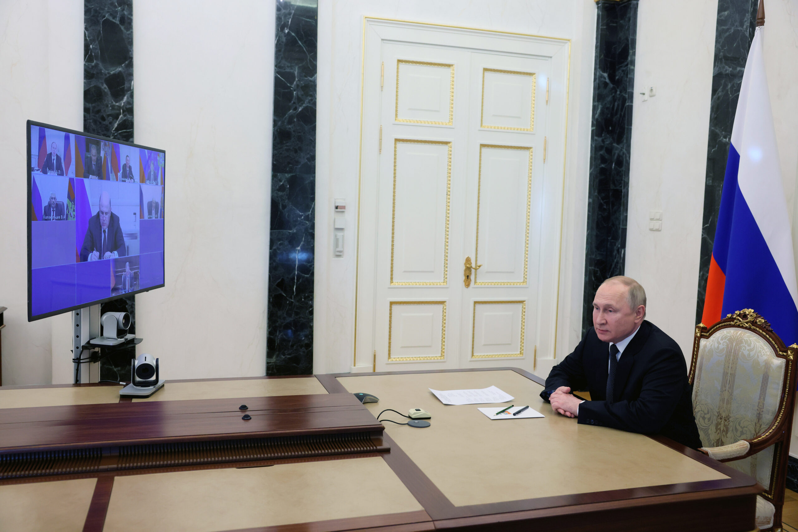 French satellite continues to air Russian propaganda in name of ‘neutrality’