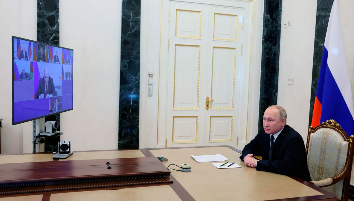 French satellite continues to air Russian propaganda in name of 'neutrality'