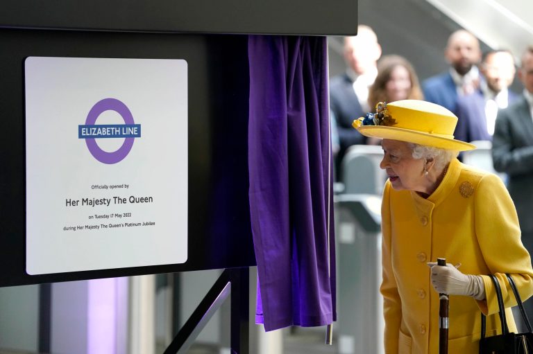 Queen Elizabeth makes first public appearances after weeks of notable absences