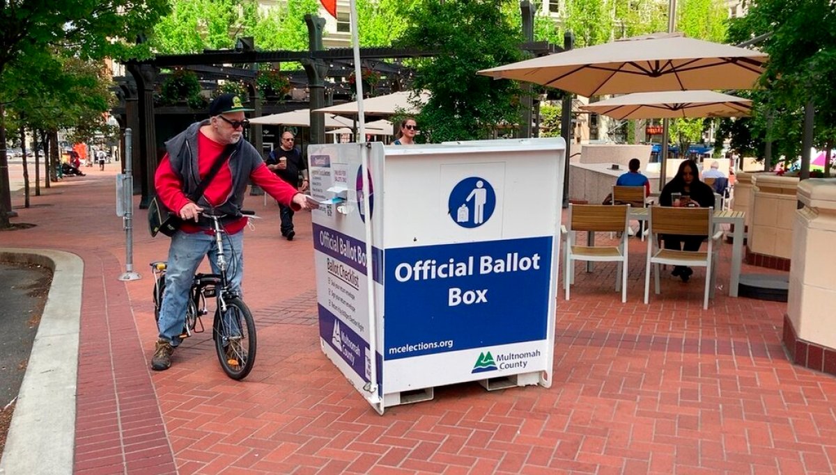 Blurry ballot bar codes delay results in Oregon's 5th Congressional ...