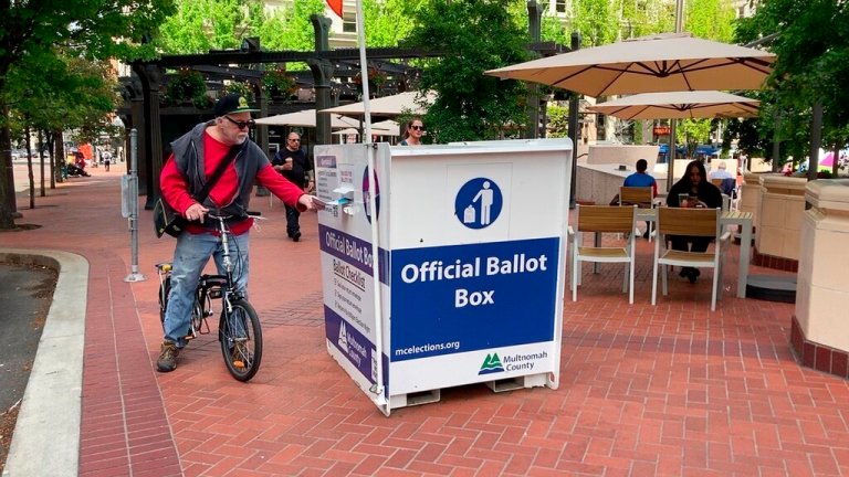 Blurry ballot bar codes delay results in Oregon’s 5th Congressional District race