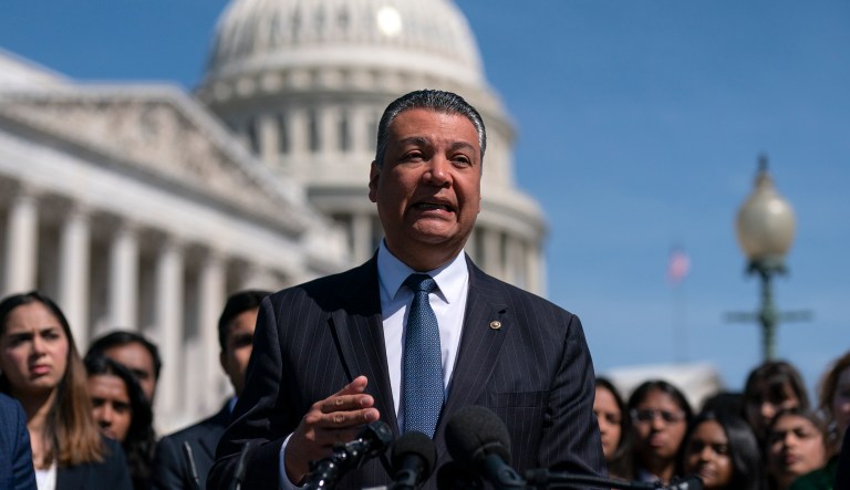 Democrats and Republicans agree: Biden’s child trafficking crisis still not fixed