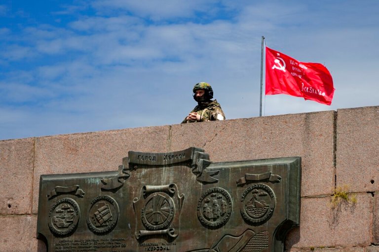 SEE IT: Ukrainian forces hit Russian ammunition depot causing massive explosion