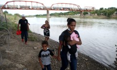 DC Democrats beg for help as border states bus migrants to Biden’s backyard
