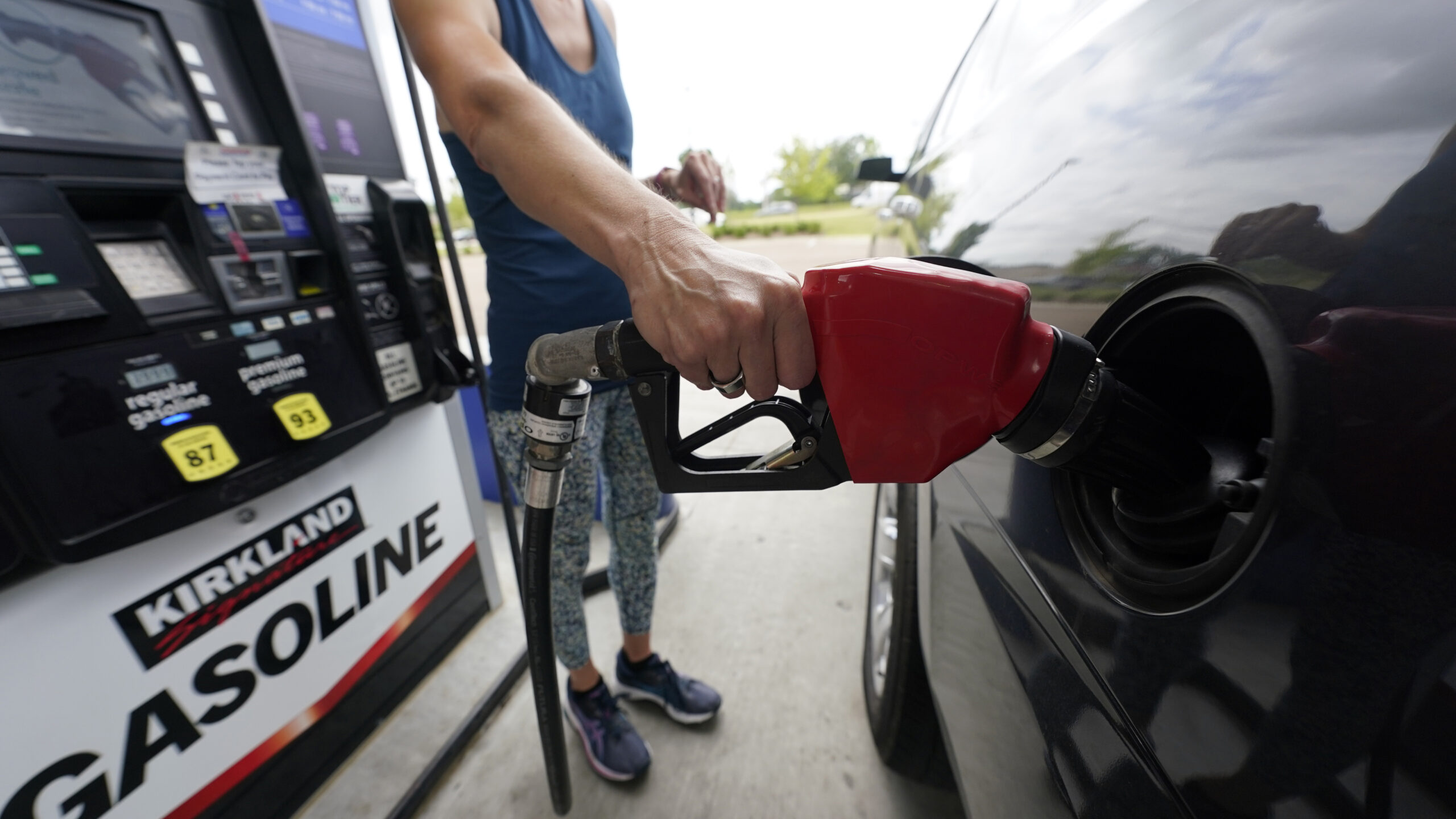Record high gas prices not influencing Memorial Day travel