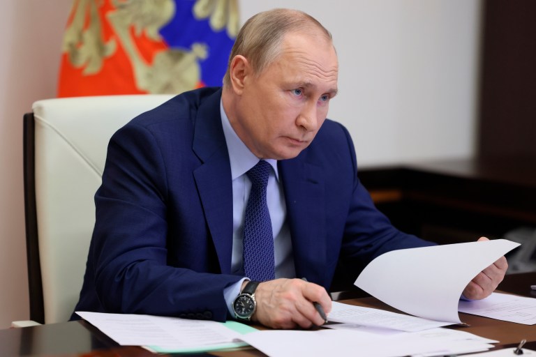 White House sanctions Russian billionaires and Putin-linked elites in latest crackdown