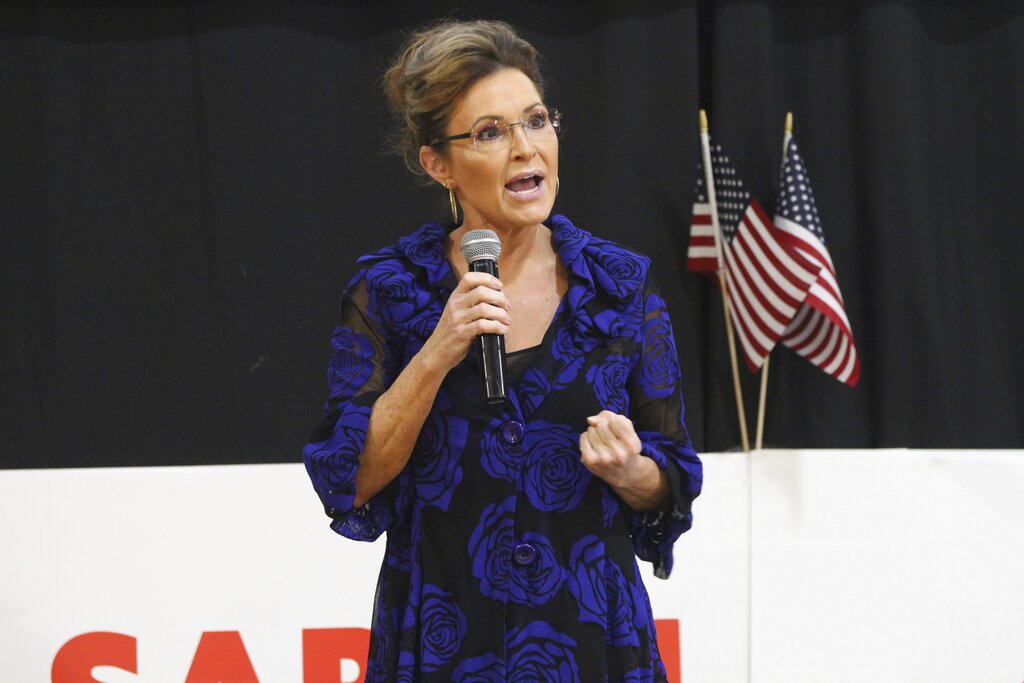 Live blog: Trump holds Alaska rally to stump for Sarah Palin