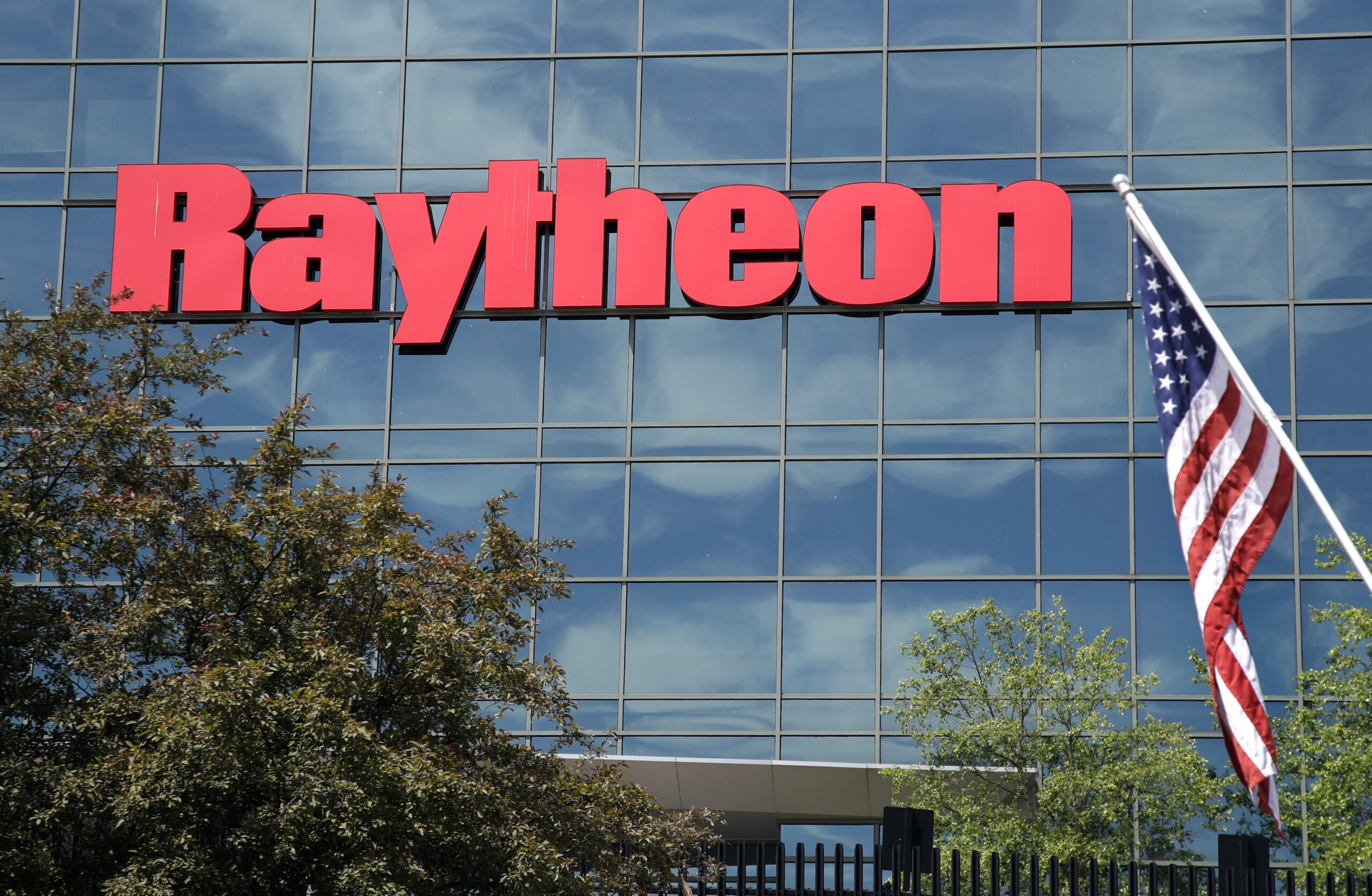 Army awards Raytheon contract to provide air defense missile systems to Ukraine