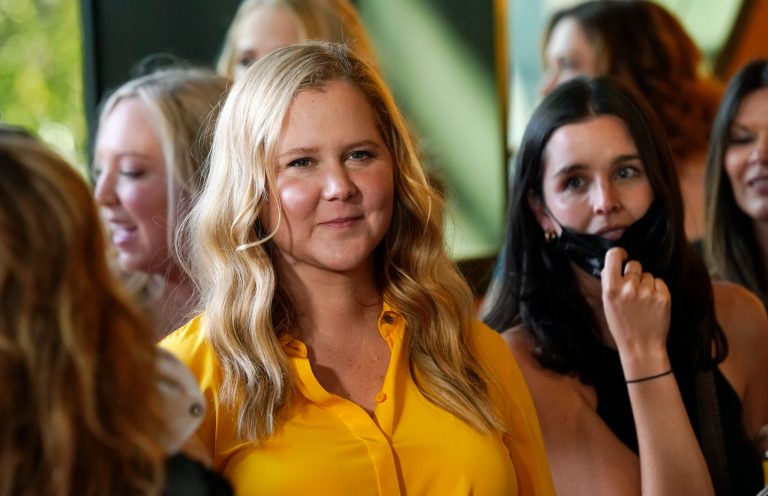 WATCH: Amy Schumer says Fetterman has Pennsylvania’s ‘best interest at heart’