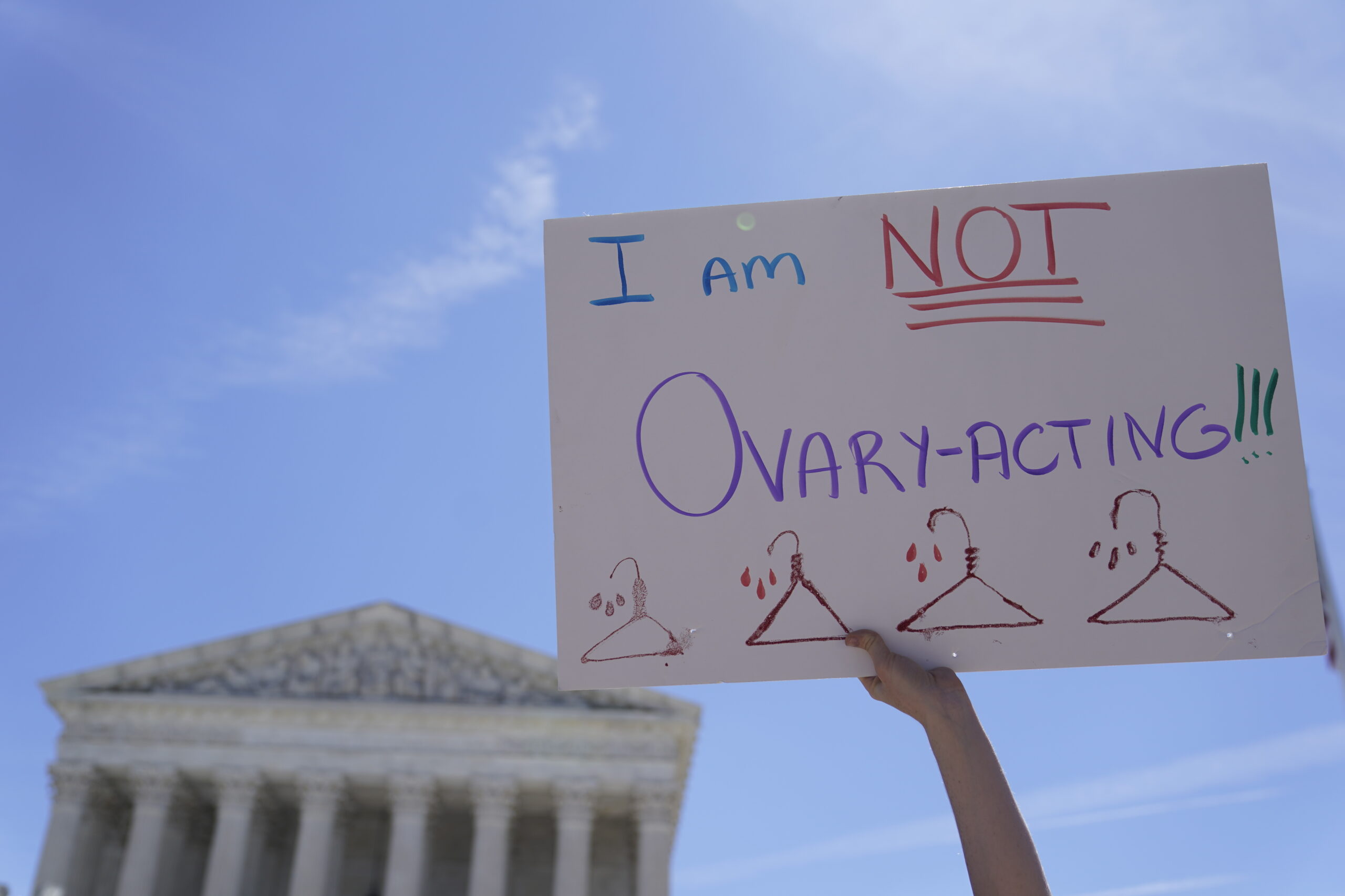 Economy overrides abortion as battleground voter top concern post-Roe: Poll