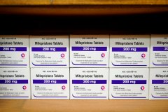 Senate Democrats urge abortion pill maker to add miscarriage management to label