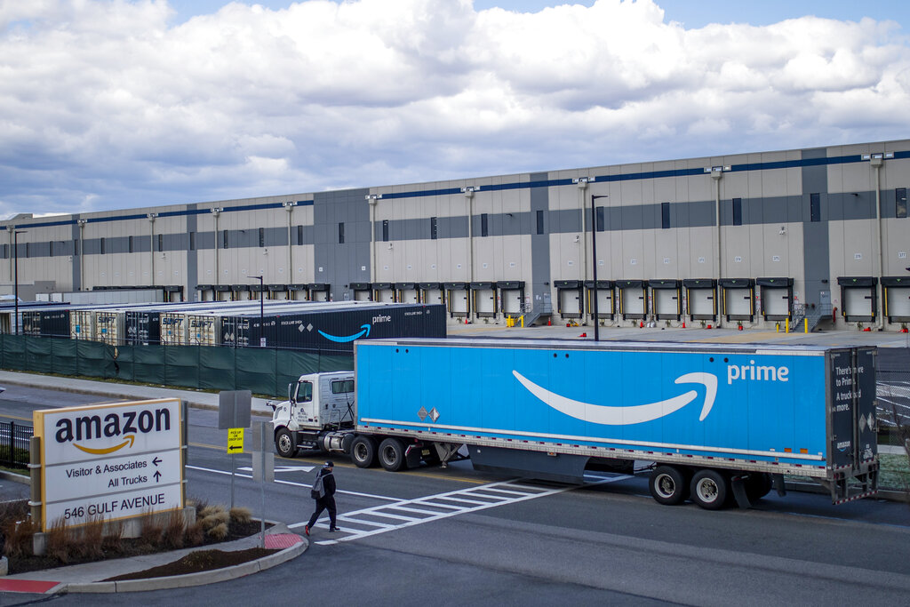 Houses passes bill to stop thieves from reselling goods on Facebook and Amazon