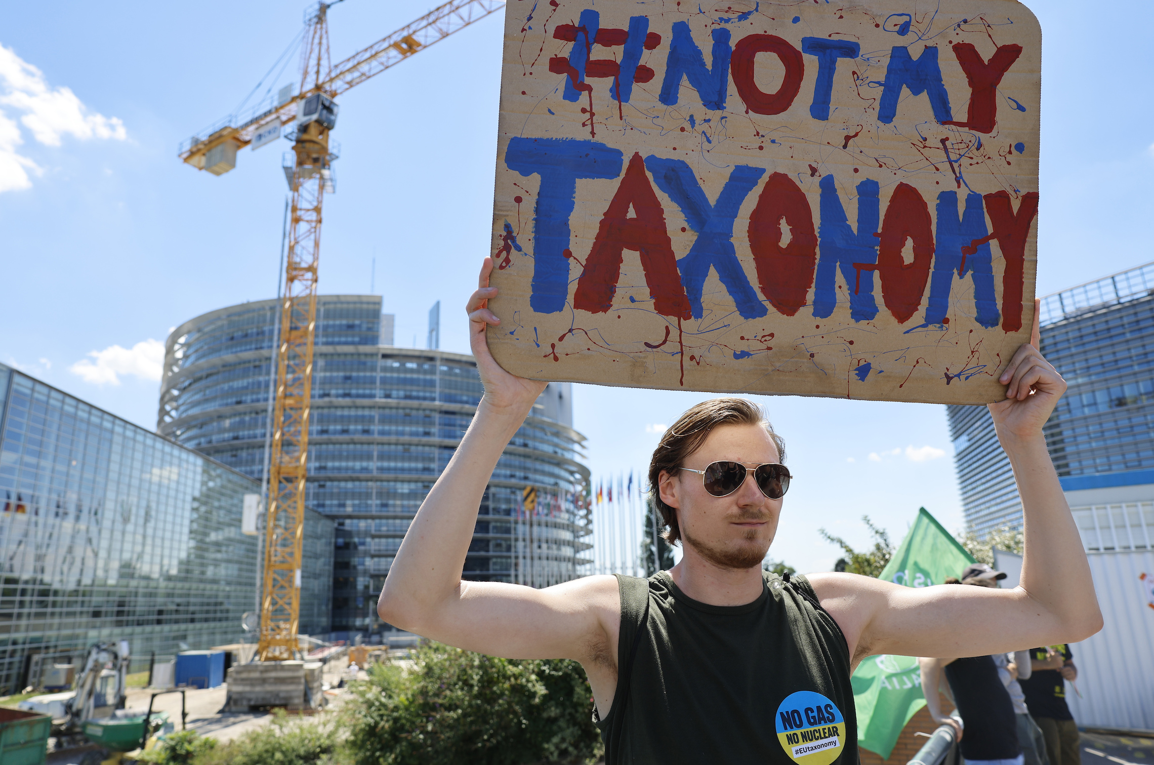 EU Parliament backs green label for nuclear and natural gas, defying climate Left