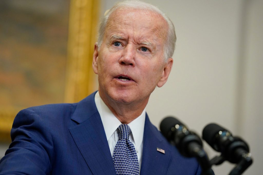 ‘End of quote’: Biden has yet another teleprompter fail