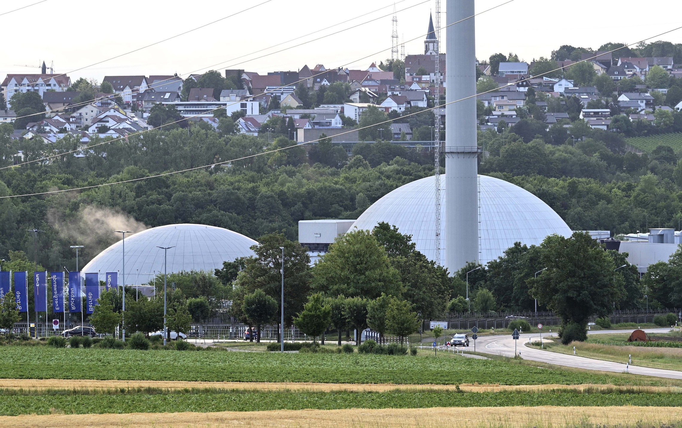 Germany to weigh extension of nuclear plants amid natural gas crisis