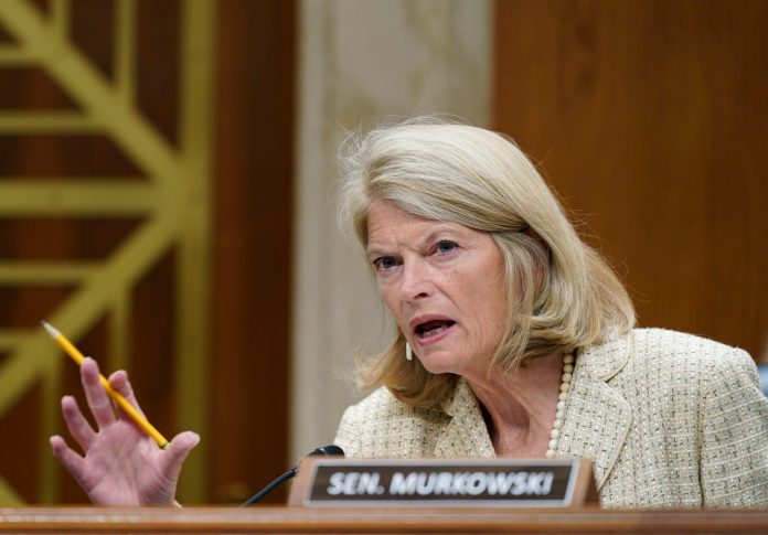 Lisa Murkowski advances in Alaska Senate primary