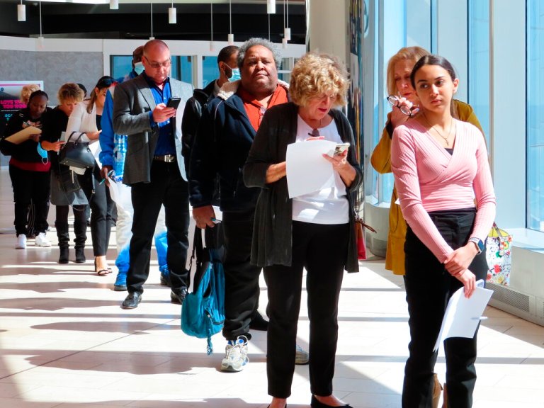Proportion of young people collecting unemployment grew in wake of pandemic