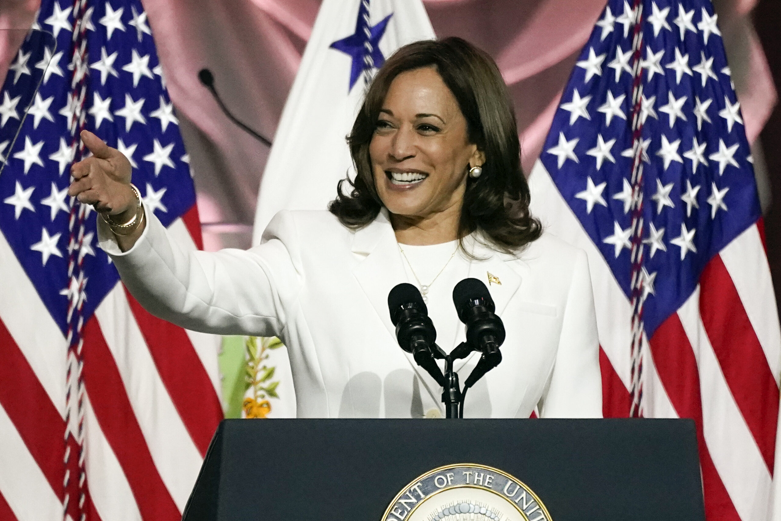 White House deems Harris a ‘close contact’ of COVID-positive Biden