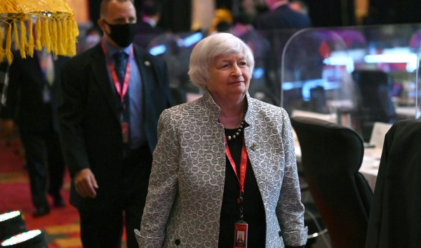Russia vows to cut off oil to countries that sign on to Yellen price cap