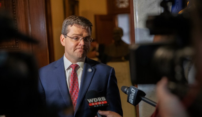 White House acknowledges deal on anti-abortion judge blocked by Rand Paul