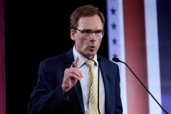 Wisconsin Democratic Senate candidate drops out and rallies behind leading rival