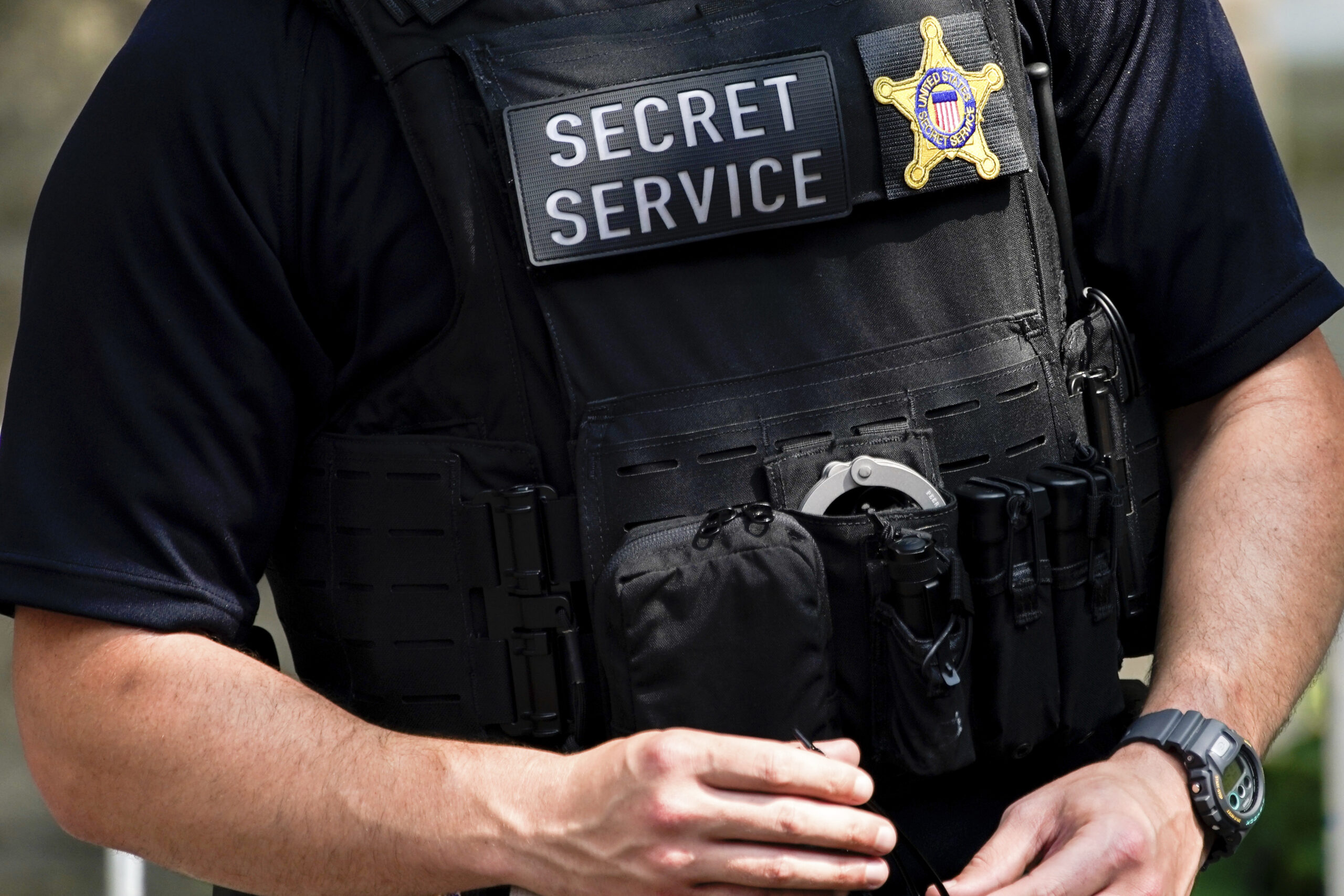 Secret Service ‘dumped hundreds of thousands of documents’ on Jan. 6 committee