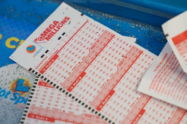 Mega Millions jackpot tops $1 billion after no winner Tuesday night