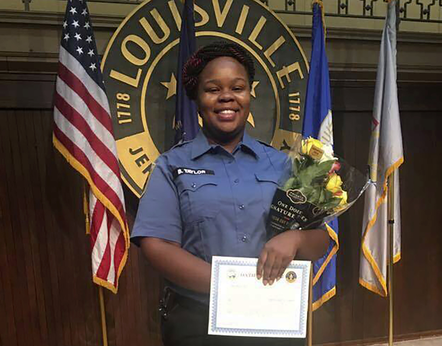 Detective charged in Breonna Taylor case to plead guilty