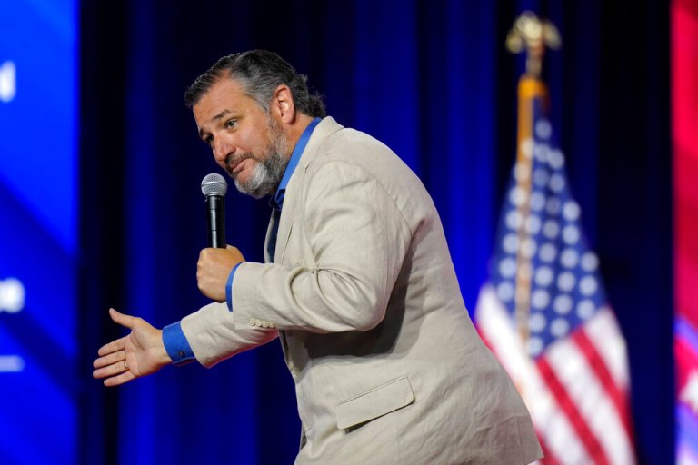 WATCH: Ted Cruz gets quite the reaction at CPAC when announcing pronouns