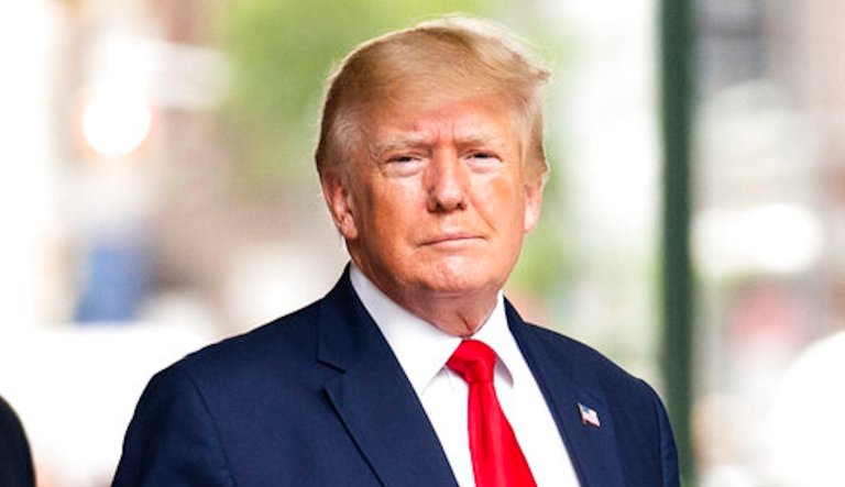 Rolling out the welcome mat: Trump trolls FBI, Dems with doormats in post-raid fundraising push