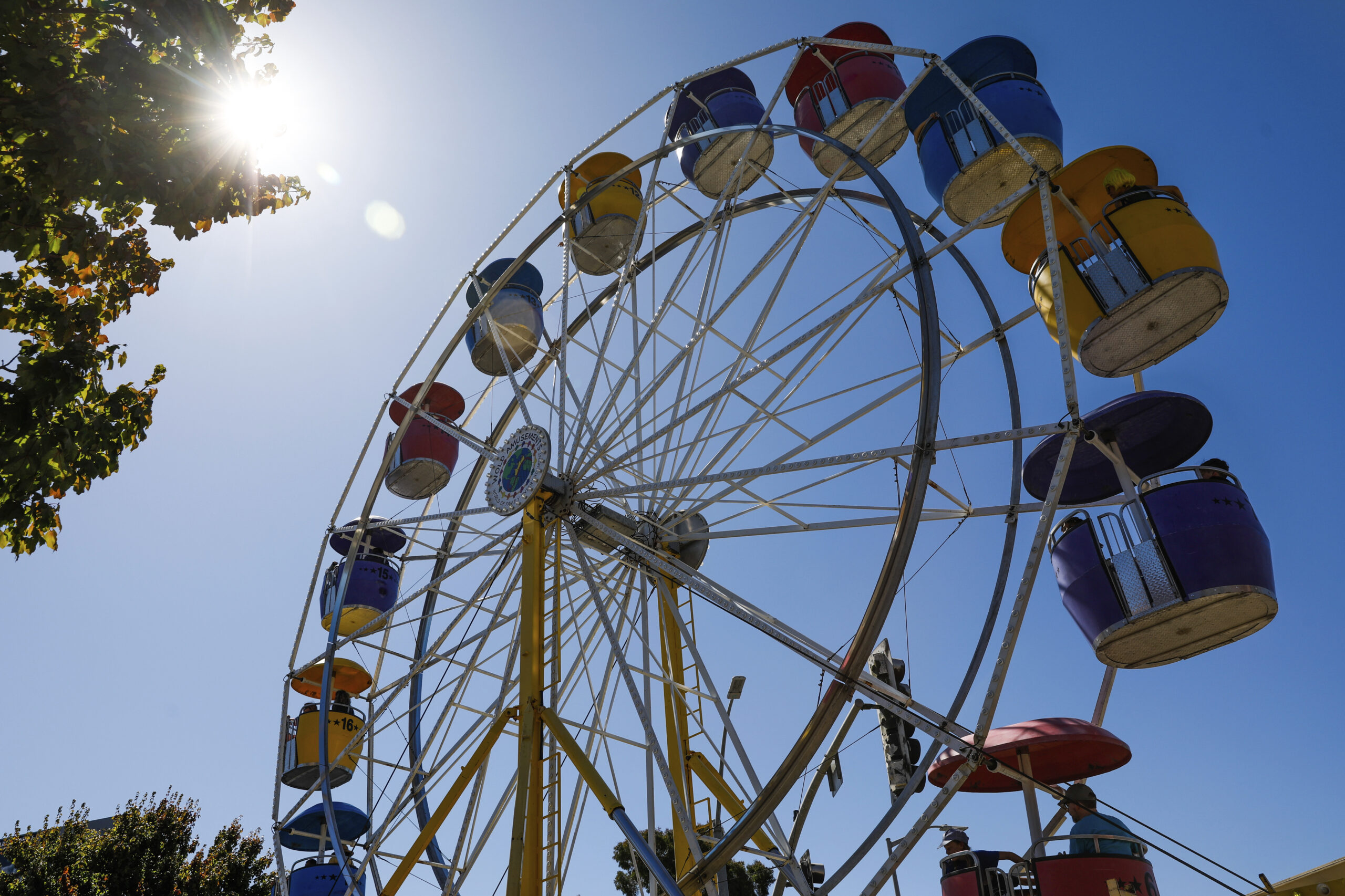 145-foot high club: Couple arrested for having sex on Ferris wheel